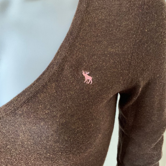 Abercrombie & Fitch Brown Fitted Long Sleeve Tee - Picture 3 of 4